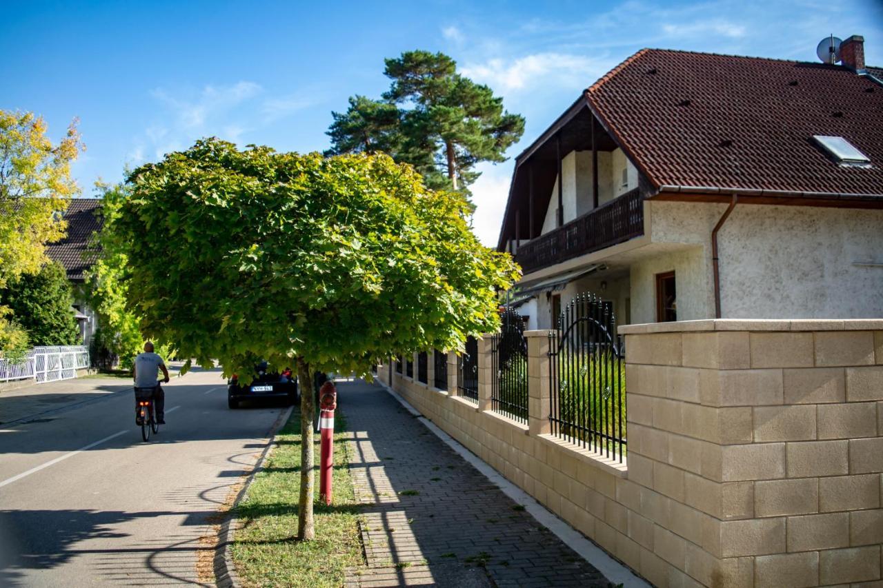 Zsolnay Apartman Siófok Buitenkant foto