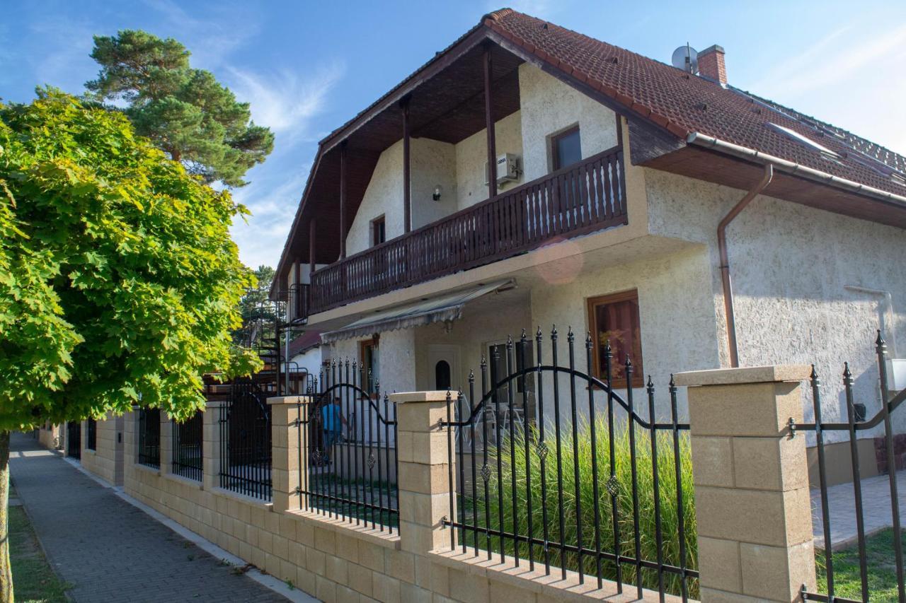 Zsolnay Apartman Siófok Buitenkant foto